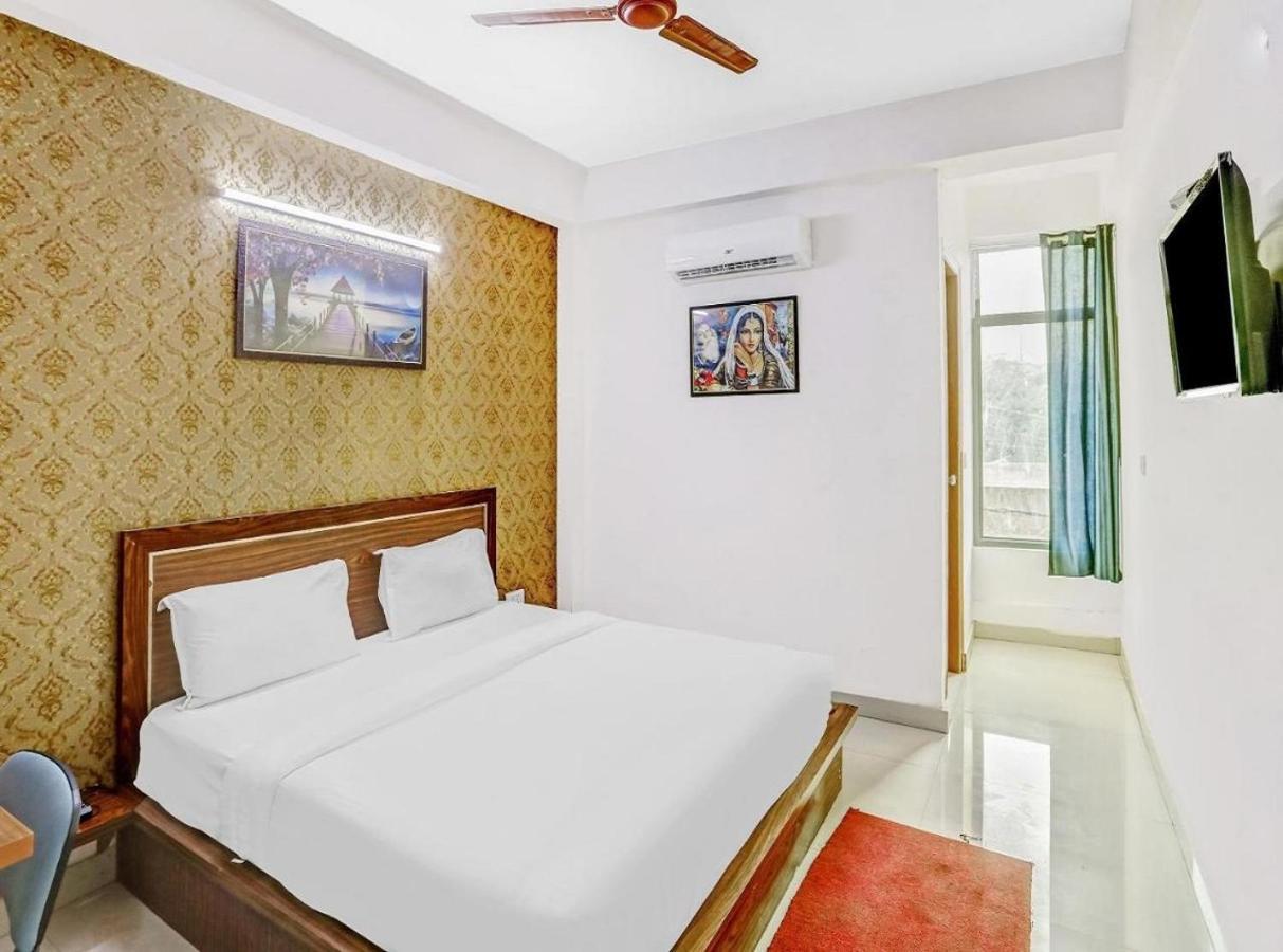 Hotel Noida Continental At Noida City Center Exterior foto